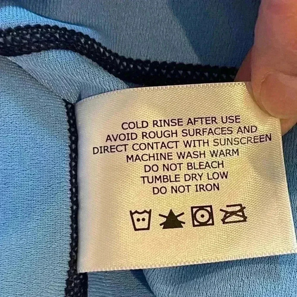 Coolibar - UV Swim Shirt for Men, Long Sleeve, Tulum Rash, Surf Blue, Size Small - Picture 7 of 13